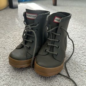 Toddler size 8 hunter boots